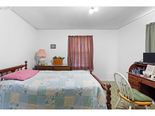 1202 21st Avenue, Longview, WA 98632