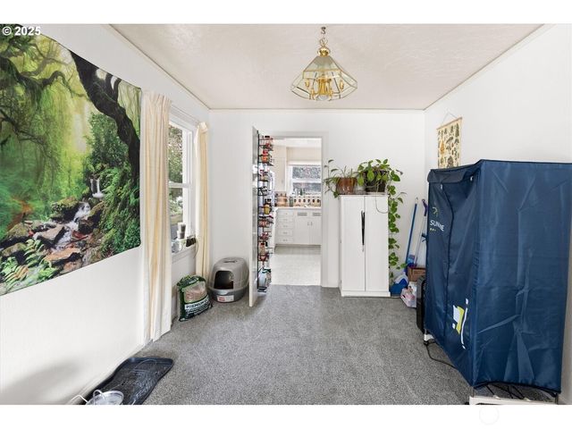 1202 21st Avenue, Longview, WA 98632