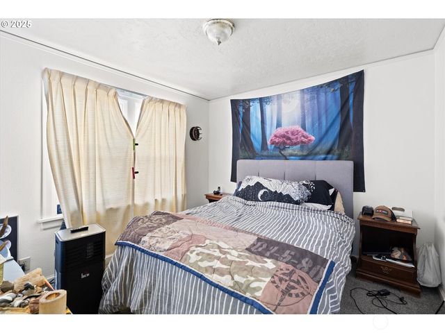 1202 21st Avenue, Longview, WA 98632