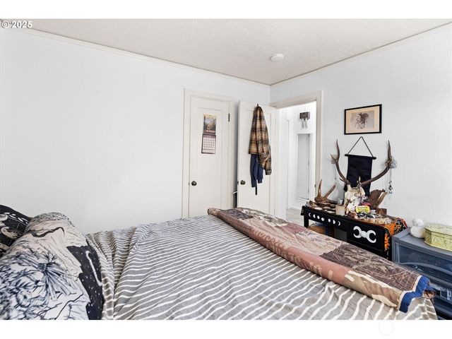 1202 21st Avenue, Longview, WA 98632