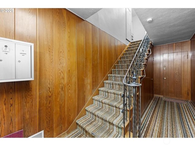 1202 21st Avenue, Longview, WA 98632