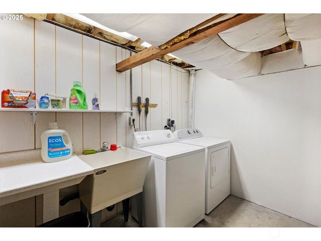 1202 21st Avenue, Longview, WA 98632