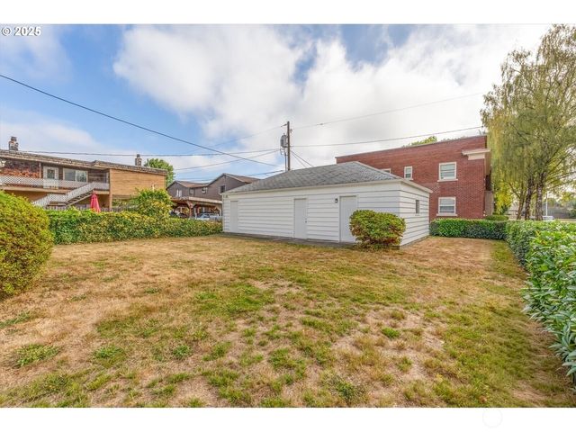 1202 21st Avenue, Longview, WA 98632