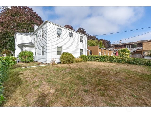 1202 21st Avenue, Longview, WA 98632