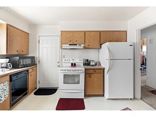 1202 21st Avenue, Longview, WA 98632