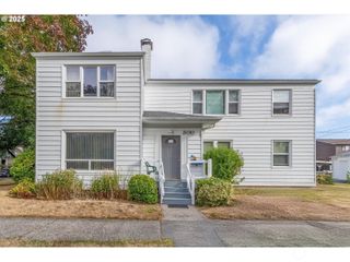 1202 21st Avenue, Longview, WA 98632