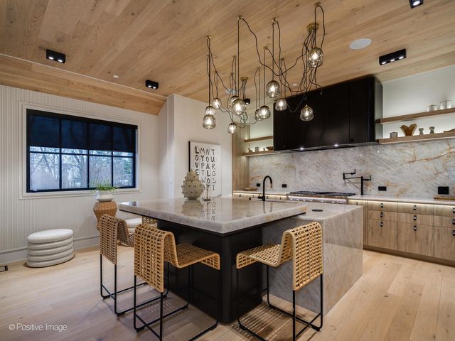 1180 Oak Ridge Drive, Glencoe, IL 60022