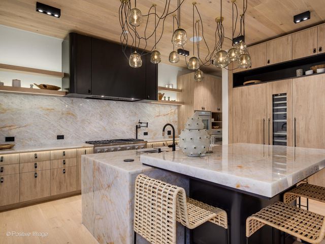 1180 Oak Ridge Drive, Glencoe, IL 60022