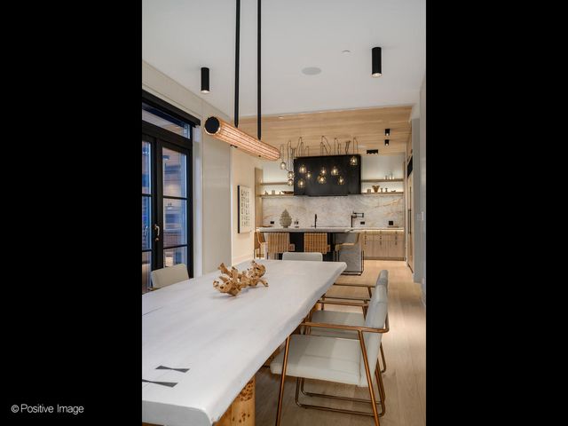 1180 Oak Ridge Drive, Glencoe, IL 60022