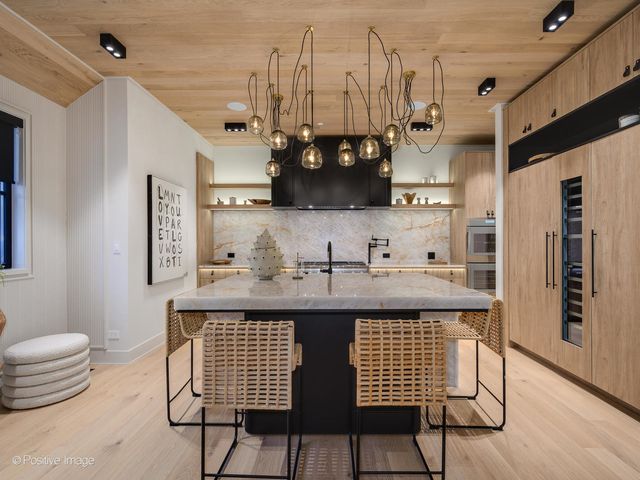 1180 Oak Ridge Drive, Glencoe, IL 60022