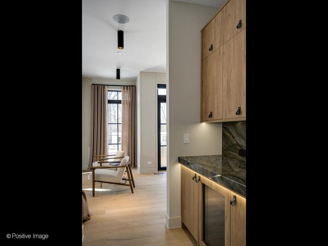 1180 Oak Ridge Drive, Glencoe, IL 60022