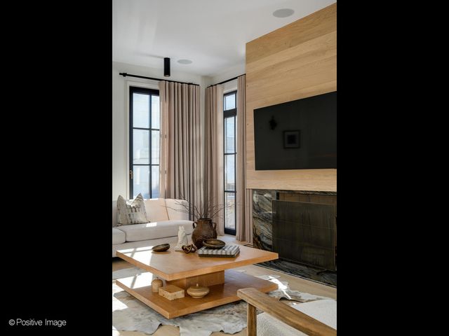 1180 Oak Ridge Drive, Glencoe, IL 60022