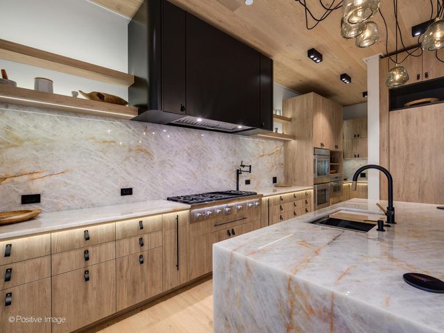 1180 Oak Ridge Drive, Glencoe, IL 60022