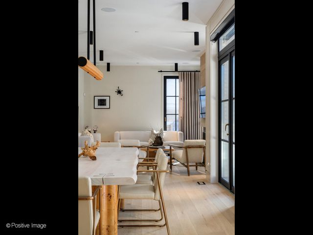 1180 Oak Ridge Drive, Glencoe, IL 60022