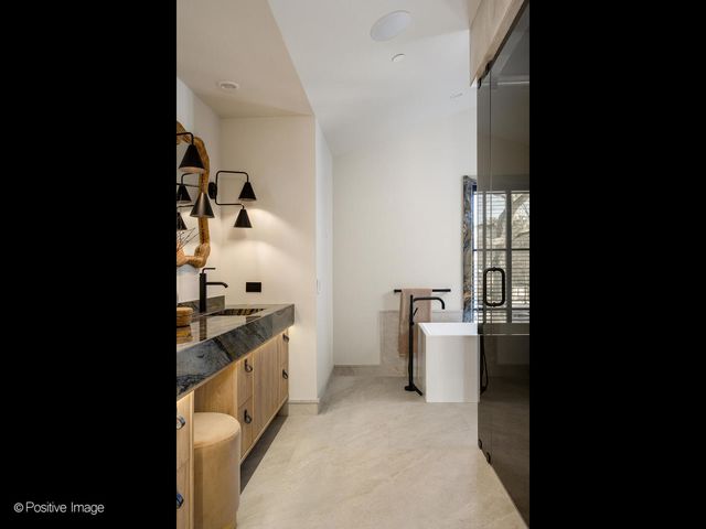 1180 Oak Ridge Drive, Glencoe, IL 60022