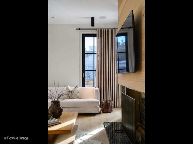 1180 Oak Ridge Drive, Glencoe, IL 60022