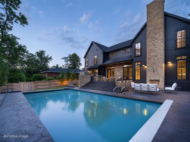 1180 Oak Ridge Drive, Glencoe, IL 60022