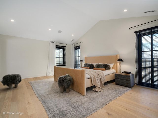 1180 Oak Ridge Drive, Glencoe, IL 60022