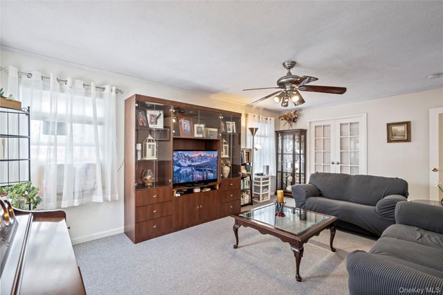 269-15 Union Turnpike, New Hyde Park, NY 11040