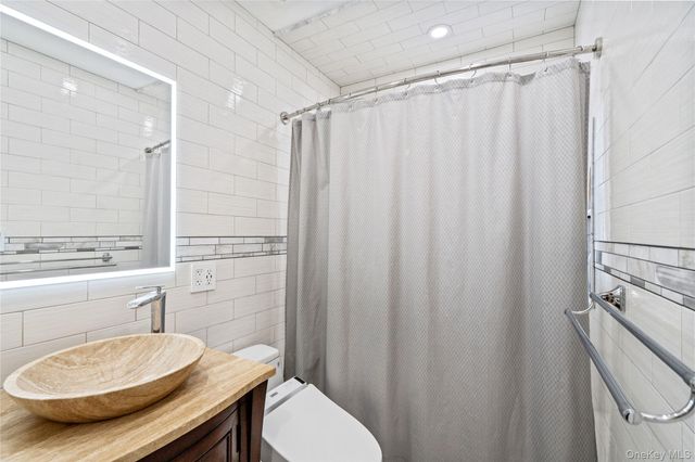 269-15 Union Turnpike, New Hyde Park, NY 11040