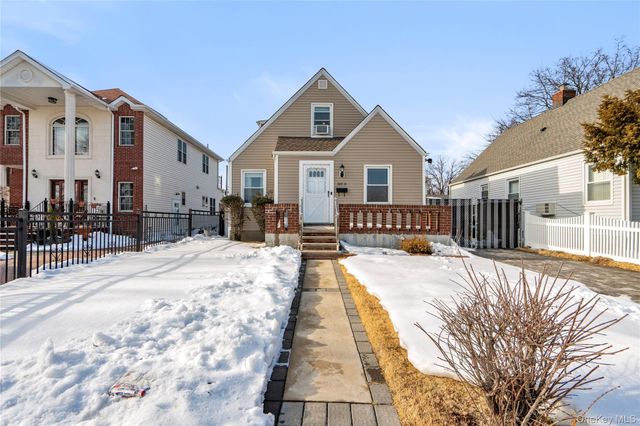 269-15 Union Turnpike, New Hyde Park, NY 11040