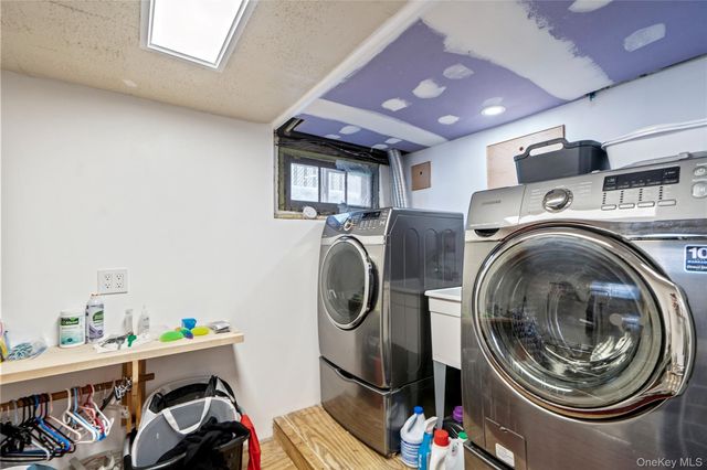 269-15 Union Turnpike, New Hyde Park, NY 11040