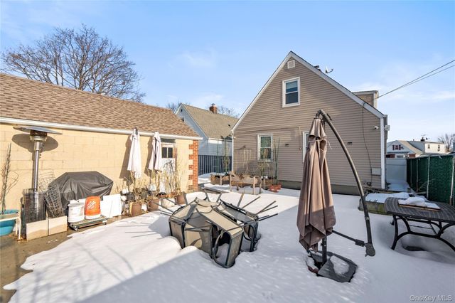 269-15 Union Turnpike, New Hyde Park, NY 11040