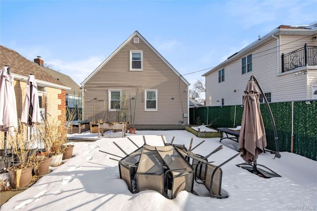 269-15 Union Turnpike, New Hyde Park, NY 11040