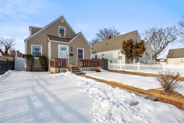 269-15 Union Turnpike, New Hyde Park, NY 11040