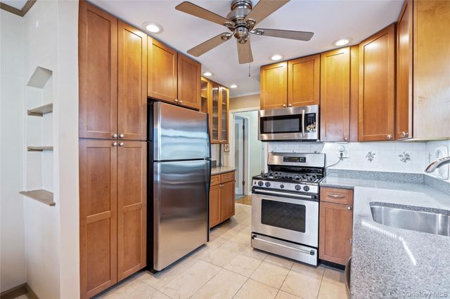 269-15 Union Turnpike, New Hyde Park, NY 11040