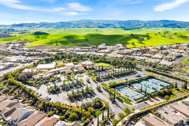 1989 Old Vine Pl, Brentwood, CA 94513