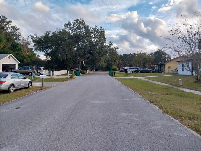 2733 E DELLWOOD DRIVE, Eustis, FL 32726