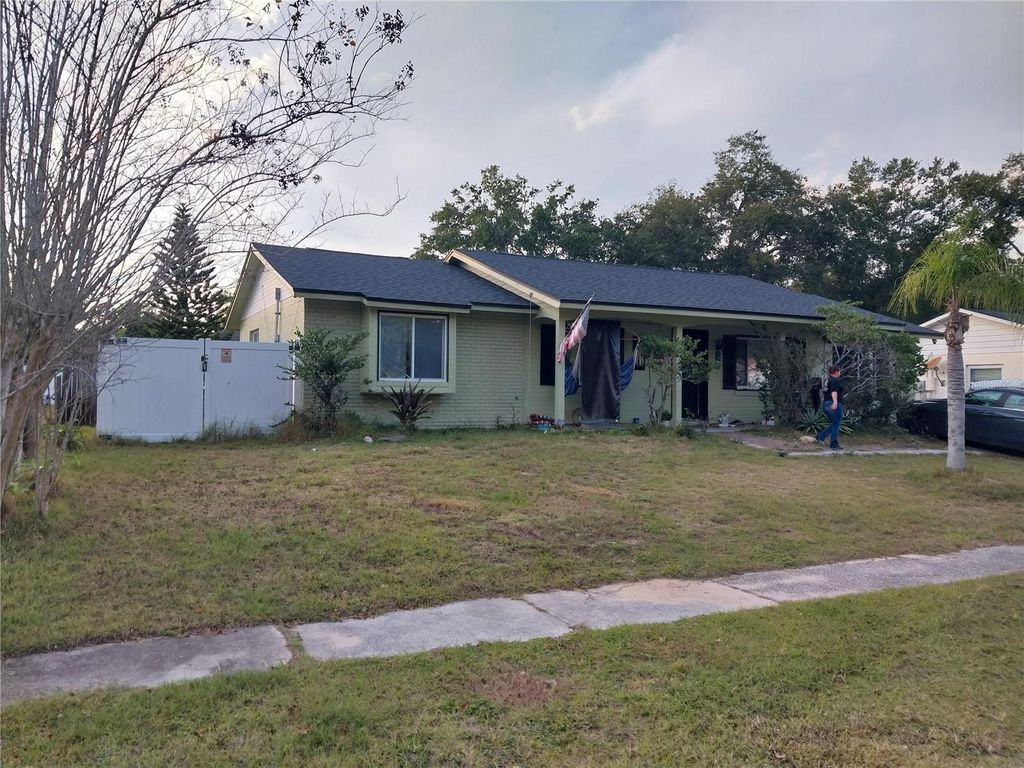 2733 E DELLWOOD DRIVE, Eustis, FL 32726