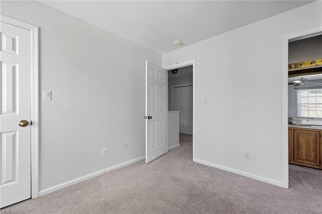 5317 Brookstone LN, Virginia Beach, VA 23455