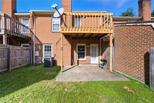 5317 Brookstone LN, Virginia Beach, VA 23455