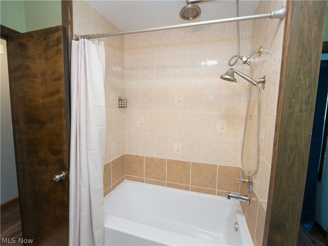 2645 North Way, Akron, OH 44312