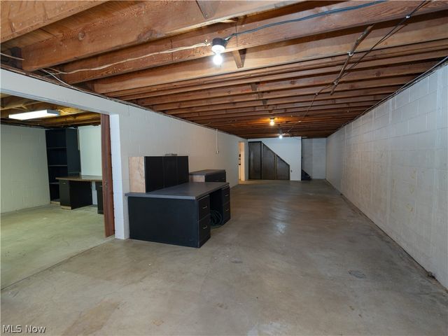 2645 North Way, Akron, OH 44312
