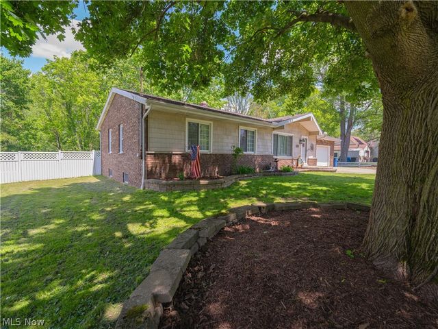 2645 North Way, Akron, OH 44312