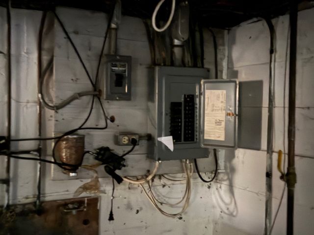 66 Belmont St, Whitman, MA 02382