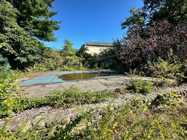 66 Belmont St, Whitman, MA 02382