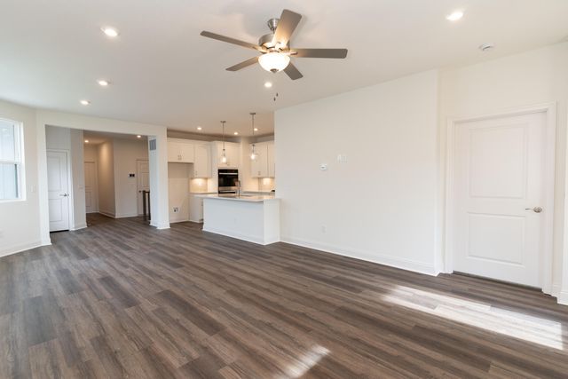 825 Amesbury Drive, Florence, KY 41042