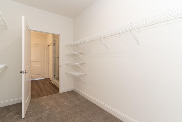 825 Amesbury Drive, Florence, KY 41042