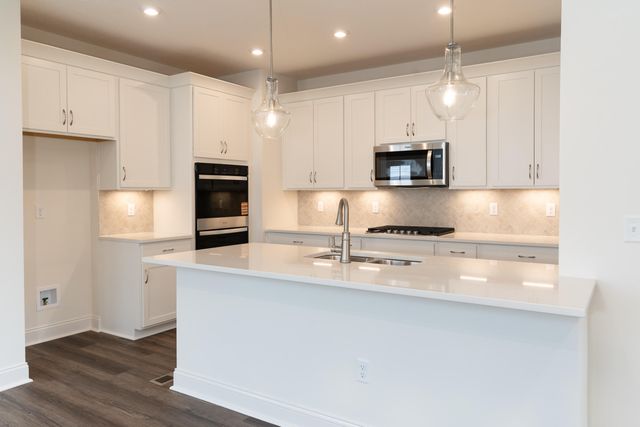 825 Amesbury Drive, Florence, KY 41042