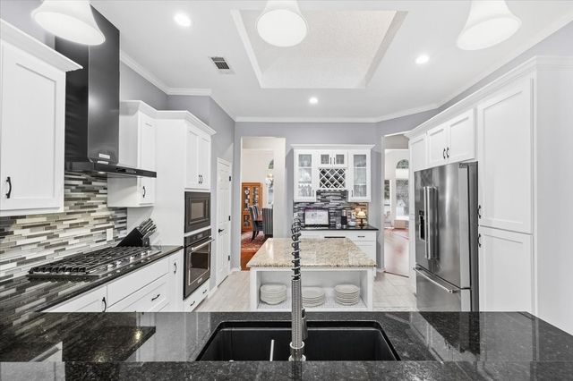 6724 Castle Creek Drive, Fort Worth, TX 76132