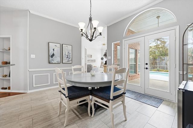 6724 Castle Creek Drive, Fort Worth, TX 76132