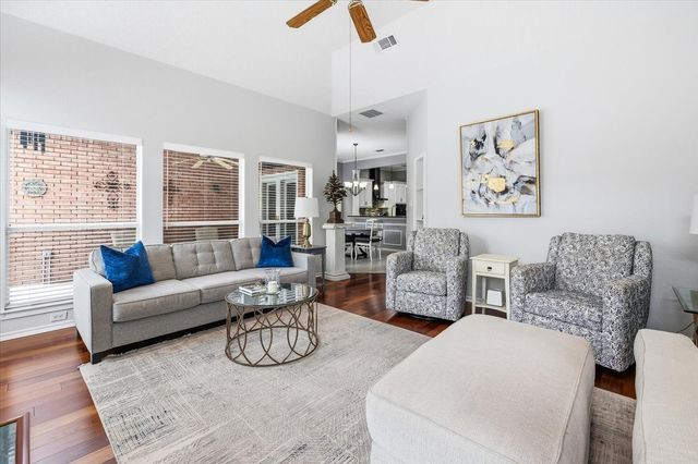 6724 Castle Creek Drive, Fort Worth, TX 76132