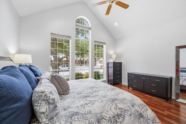 6724 Castle Creek Drive, Fort Worth, TX 76132