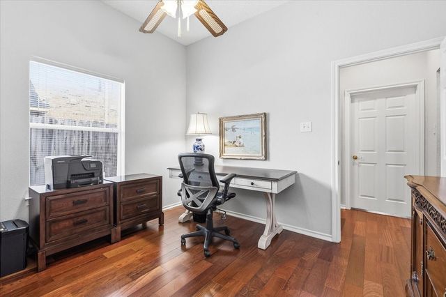 6724 Castle Creek Drive, Fort Worth, TX 76132