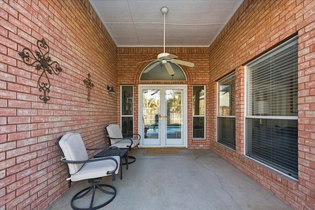 6724 Castle Creek Drive, Fort Worth, TX 76132