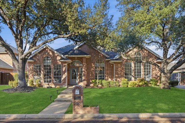 6724 Castle Creek Drive, Fort Worth, TX 76132